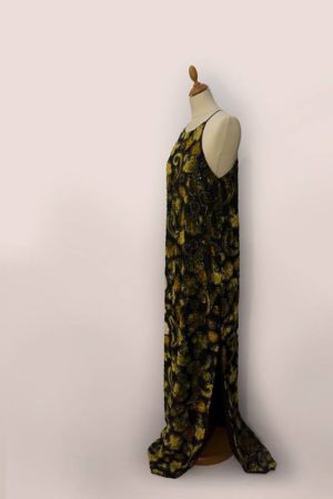 Langes Kleid Mit Seitenschlitz 2